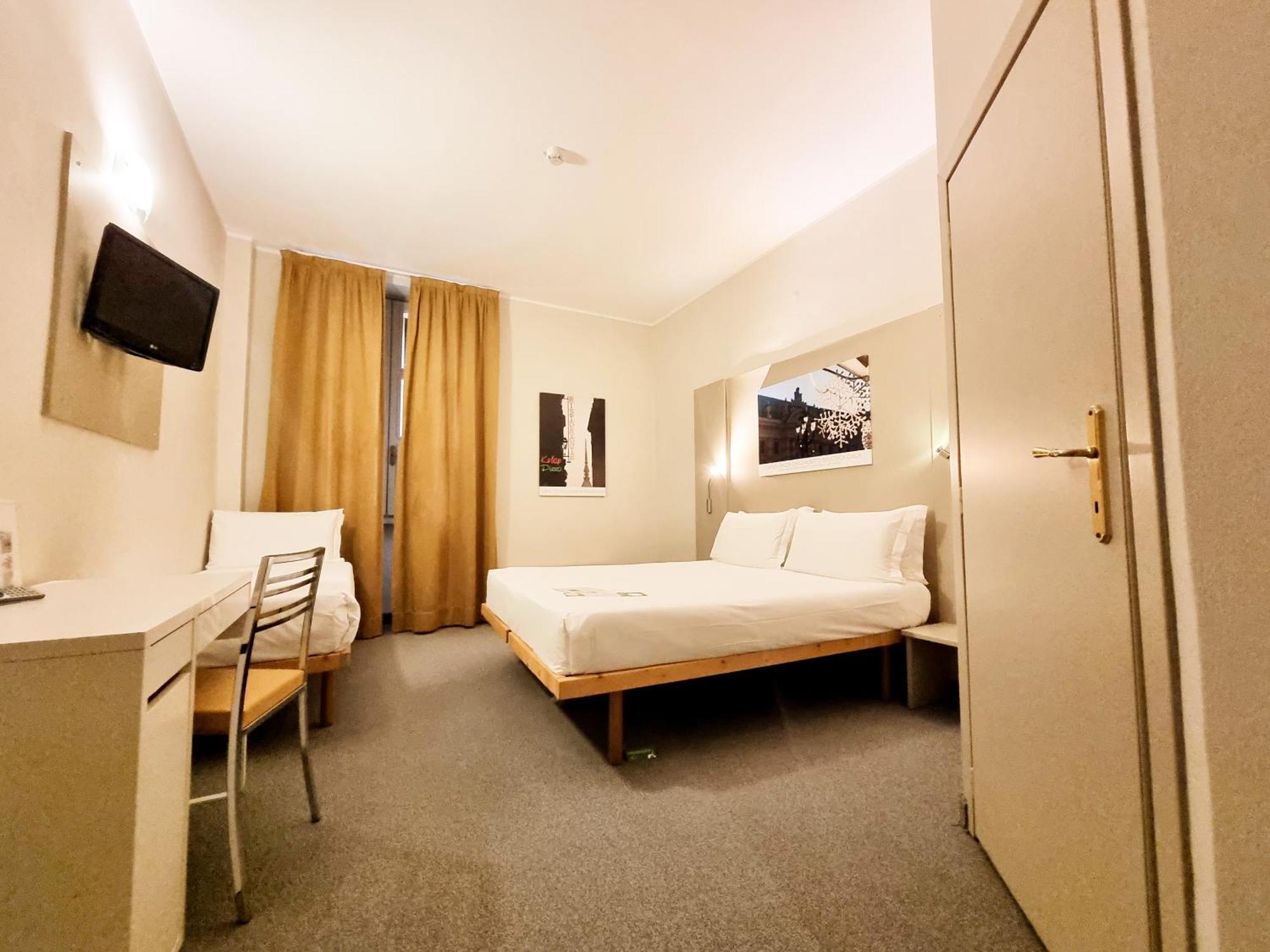 Green Class Hotel Astoria Turin Room photo